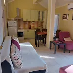 Budva Trosoban Stan